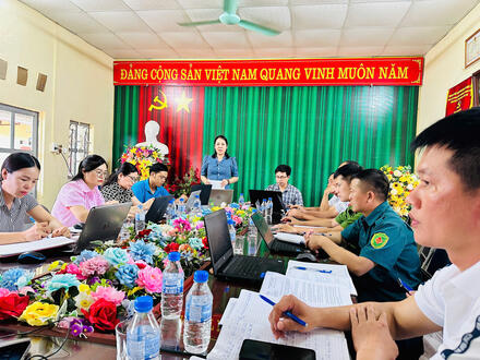 Kinh tế - Chính trị