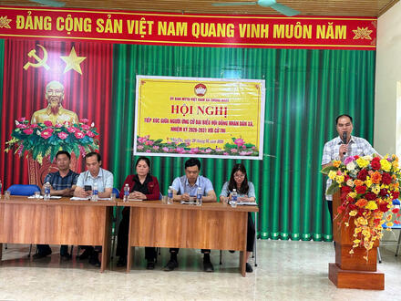 Kinh tế - Chính trị