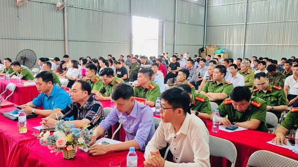 UBND xã Thống Nhất long trọng tổ chức Lễ kỷ niệm 80 năm Ngày truyền thống CAND Việt Nam và 20 năm Ngày hội Toàn dân bảo vệ ANTQ