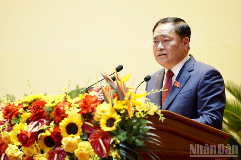 Đồng chí Hồ Tiến Thiệu, Phó Bí thư Tỉnh ủy, Chủ tịch Ủy ban nhân dân tỉnh Lạng Sơn trình bày Báo cáo chính trị tại đại hội. ndo_br_img-0626.jpg