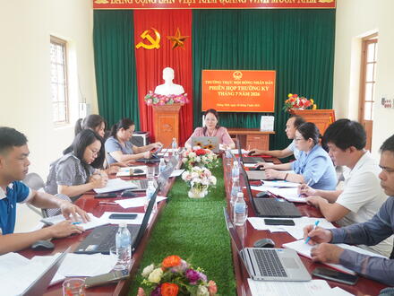 Kinh tế - Chính trị
